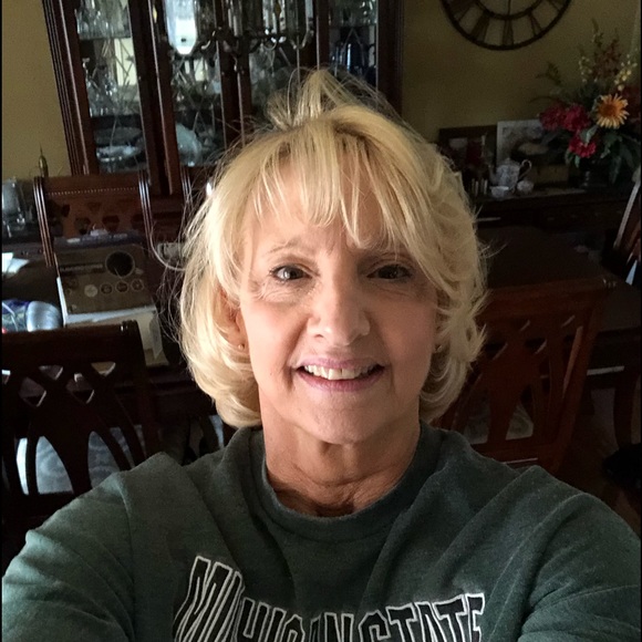 Meet your Posher, Dianne - Picture 1 of 1